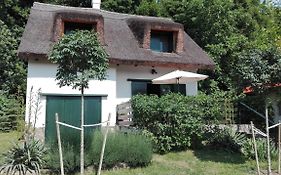 Peace & Beach House In Tihany, Sajkod